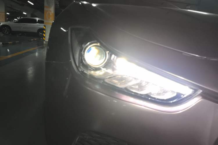 Used Maserati Ghibli 2017 3.0T Standard Edition Right Front Headlight