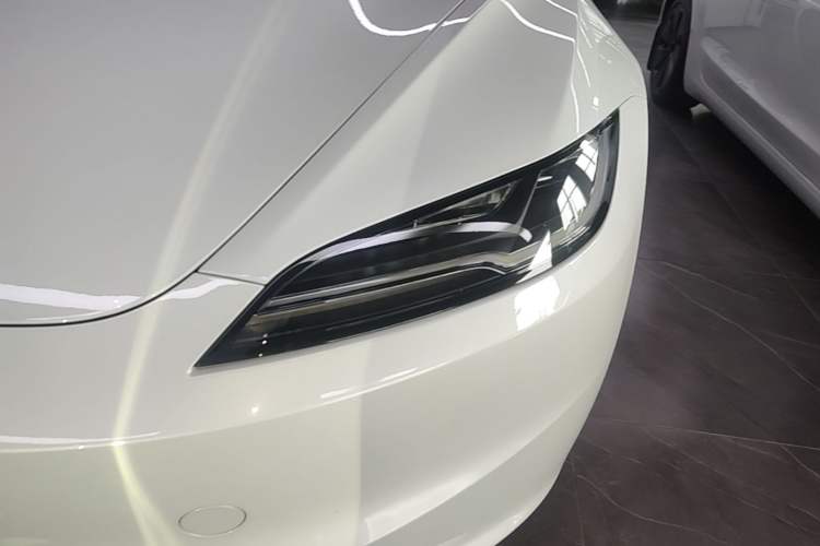 Used Tesla Model 3 2025 Rear-Wheel-Drive Version

