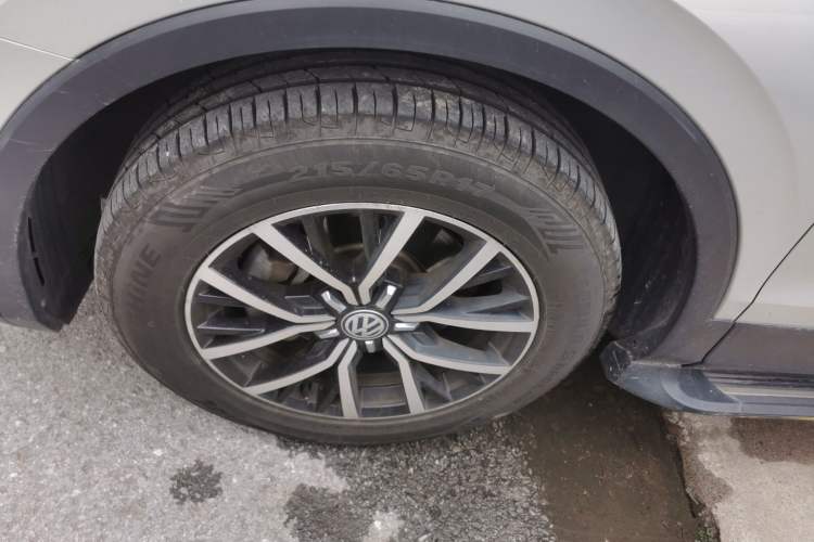 Used Volkswagen Tiguan L 2017 330TSI Automatic Two-Wheel Drive Luxury Edition Left Front Wheel Hub