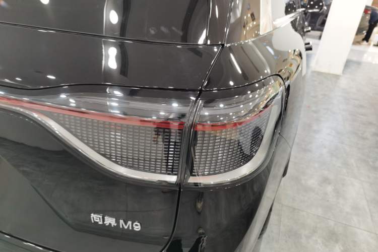 Used Hima AITO M9 2024 Range-Extended Ultra Version 42 kWh 6-Seater Model Right Rear Taillight