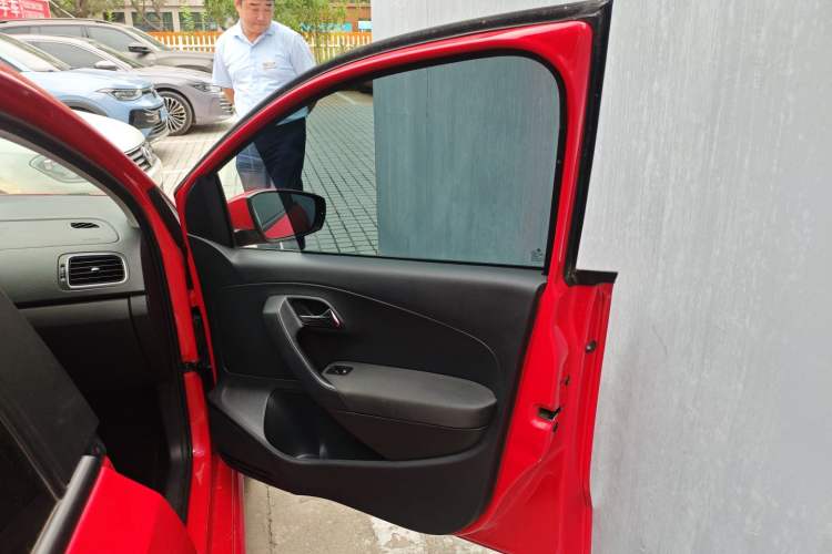 Used Volkswagen Polo 2018 1.5L Automatic Enjoyment Model
