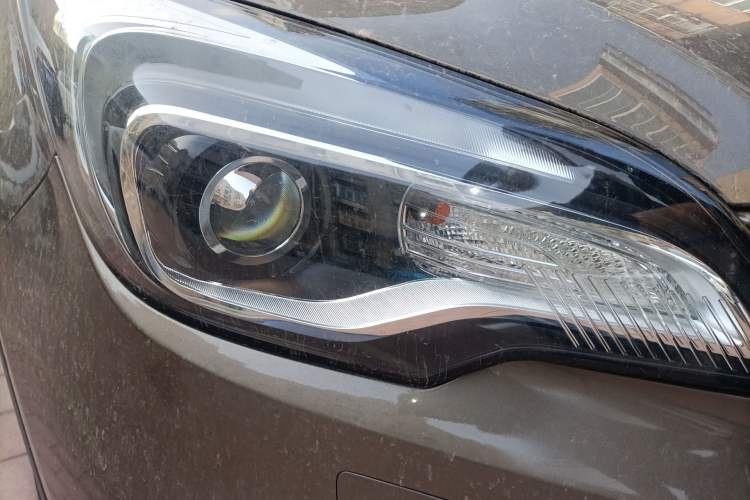 Used Buick Envision 2014 28T Four-Wheel Drive Luxury Model Right Front Headlight