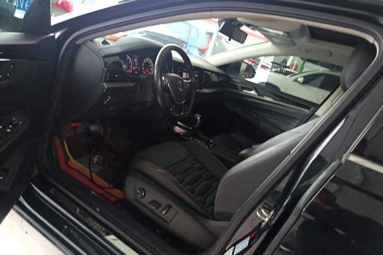 Used Volkswagen Passat 2021 330TSI Elite Edition Driver Seat