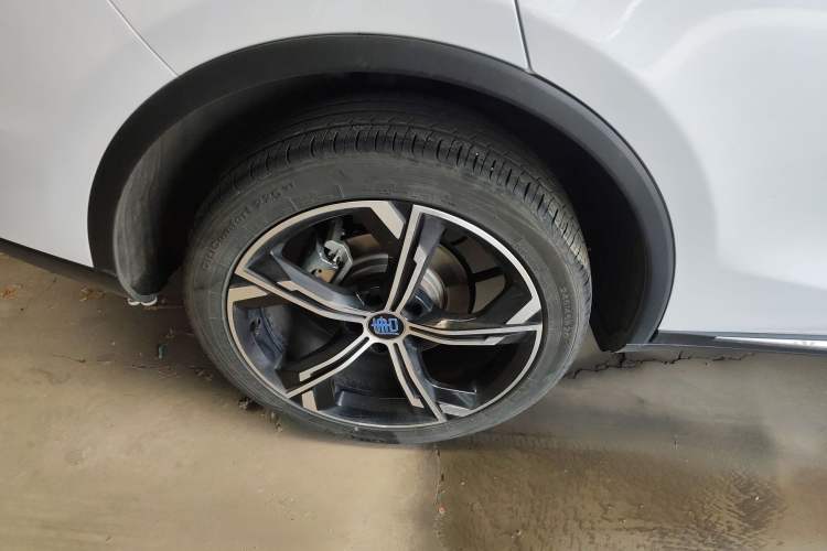 Used BYD Tang New Energy 2021 DM-i 112KM Prestige Model Right Rear Wheel Hub