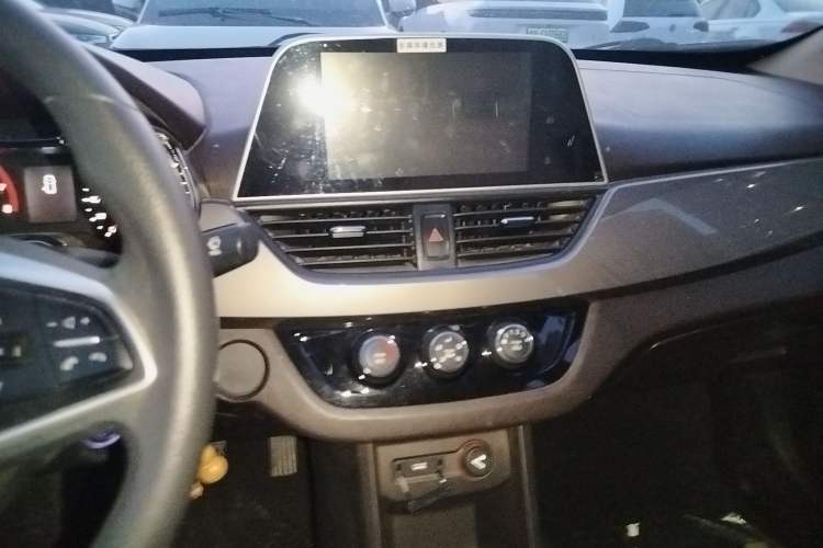 Used Baojun 310W 2017 1.5L Manual Fashion Model China V