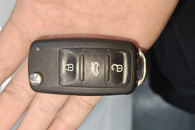 Used Volkswagen Beetle 2015 180TSI model Interior 1