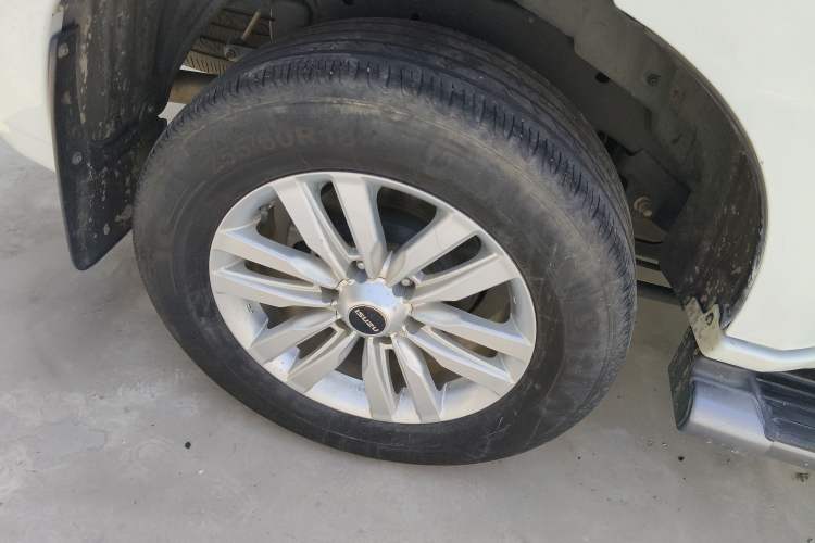 Used Isuzu mu-X 2020 1.9T Diesel Automatic 2WD Enjoyment Edition 5 Seats China VI Standard
