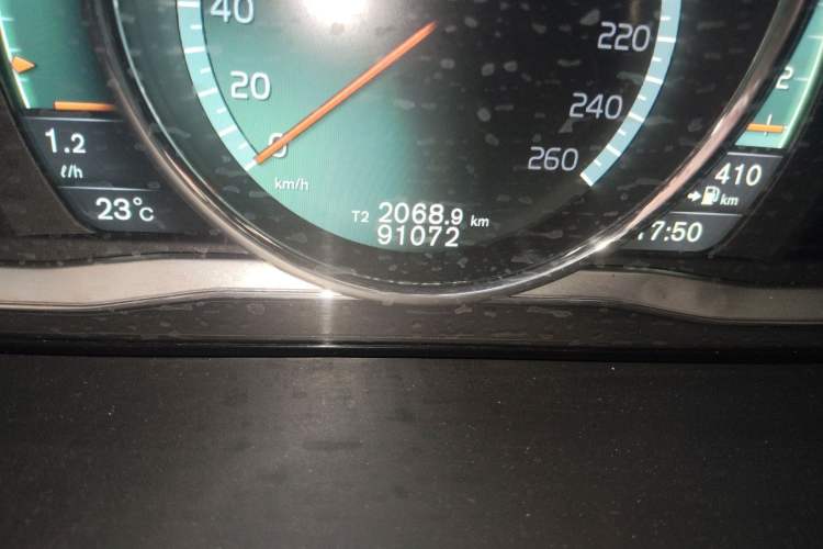 Used Volvo S60 2016 S60L T5 Intelligent Drive Edition Odometer Close Up