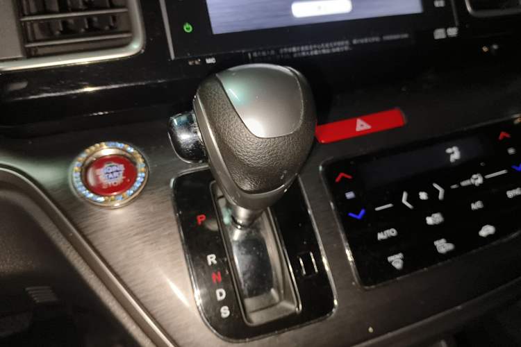 Used Honda Elysion 2016 2.4L Supreme Edition
