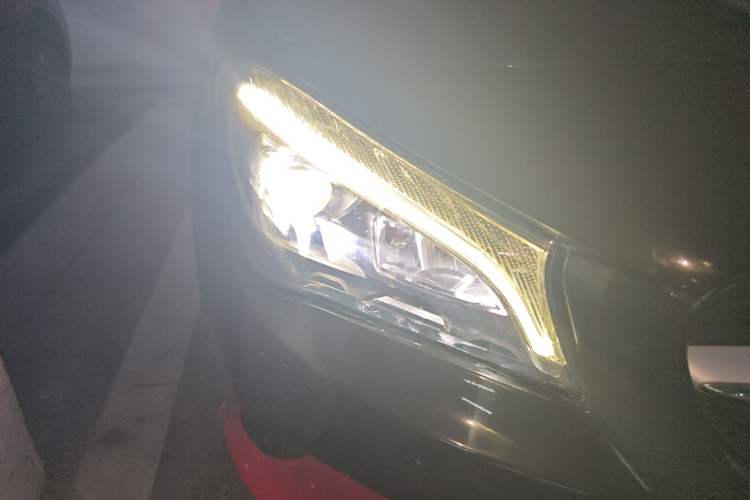 Used Mercedes-Benz CLA 2016 Refreshed CLA 200 Sport Edition Right Front Headlight