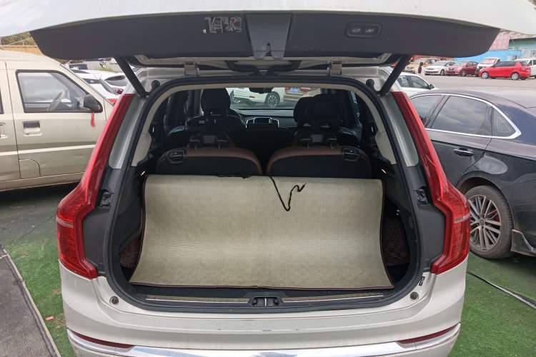 Used Volvo XC90 2020 Facelifted T6 Zhiyi Luxury 7-Seater
