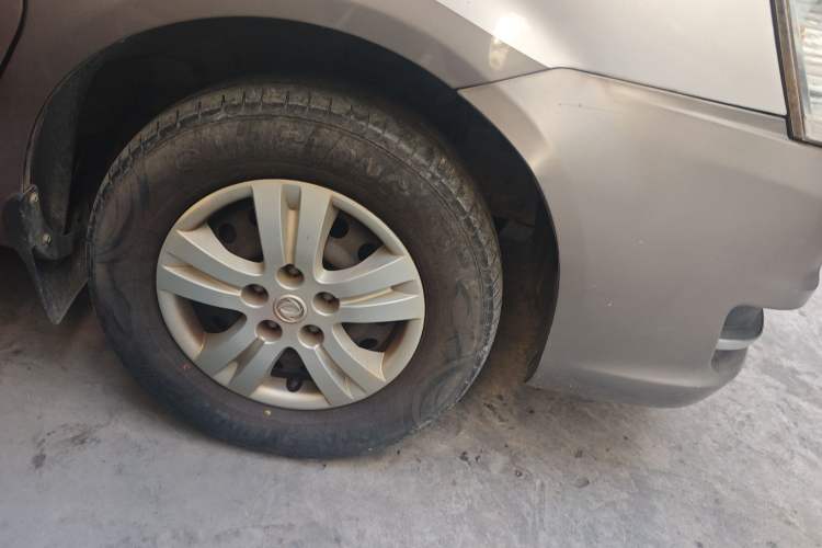 Used FORTHING Lingzhi 2014 M5 Q3 2.0L 7-seat Long-Wheelbase Comfort Version