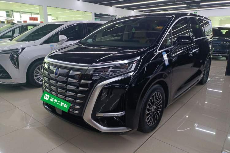 Used Denza D9 2024 DM-i 1050 Luxury Model