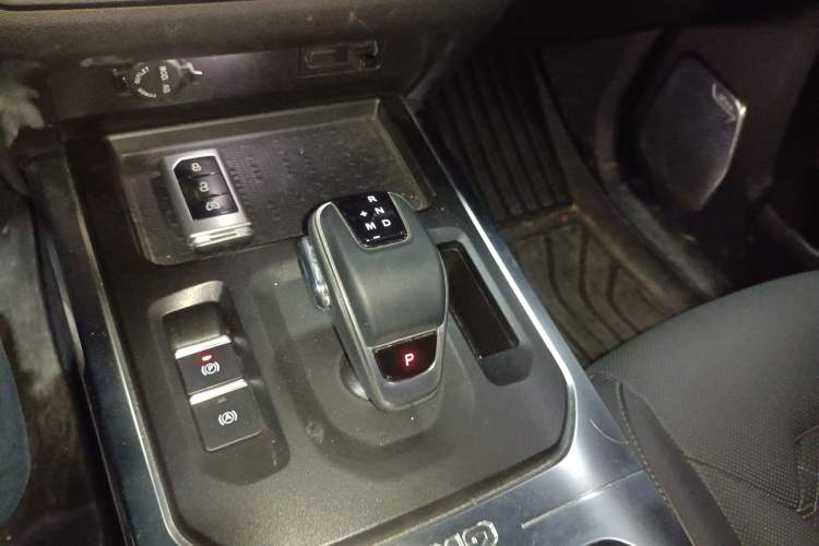 Used 212 T01 2024 2.0T Explorer
