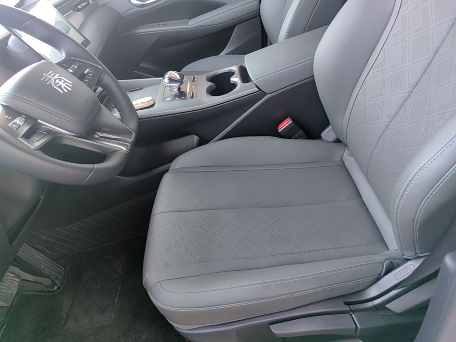BYD Qin PLUS 2025 DM-i Smart Drive 55KM Leading Model — снимка 17