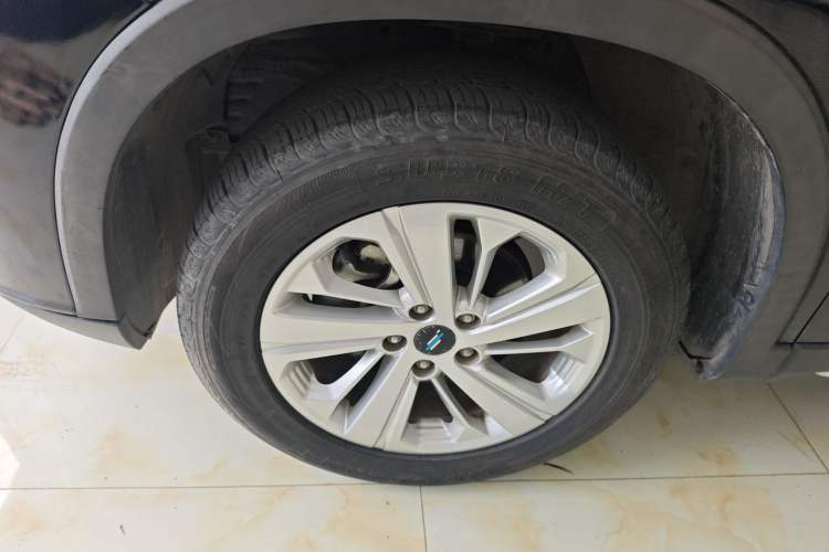 Used CHANGAN OSHAN X7 2020 1.5T Automatic Elite Edition Left Front Wheel Hub
