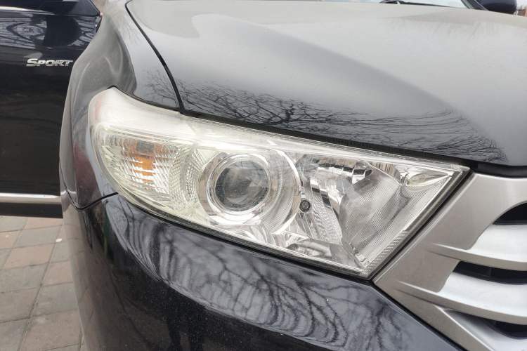 Used Toyota Highlander 2012 2.7L Two-Wheel Drive 7-Seater Luxury Edition
