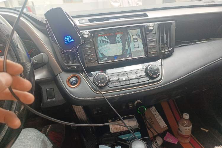 Used Toyota RAV4 2016 2.0L CVT Two-Wheel Drive Fashion Edition China V Standard