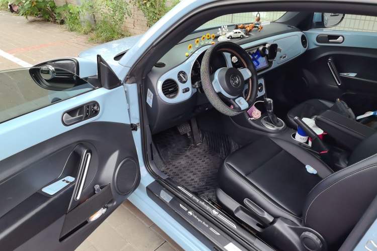 Used Volkswagen Beetle 2015 180TSI model
