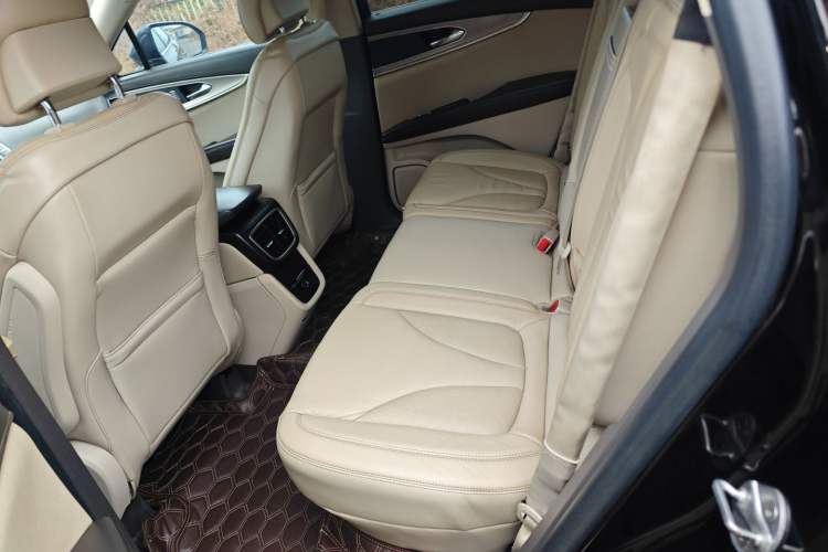 Used Lincoln MKX 2015 2.0T Two-Wheel Drive Deluxe Edition