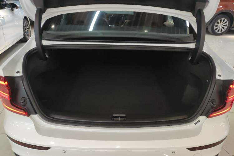 Used Volvo S60 2025 B4 Zhiyuan Luxury Edition