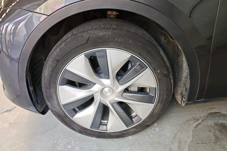 Used Tesla Model Y 2021 Long-Range All-Wheel-Drive Version