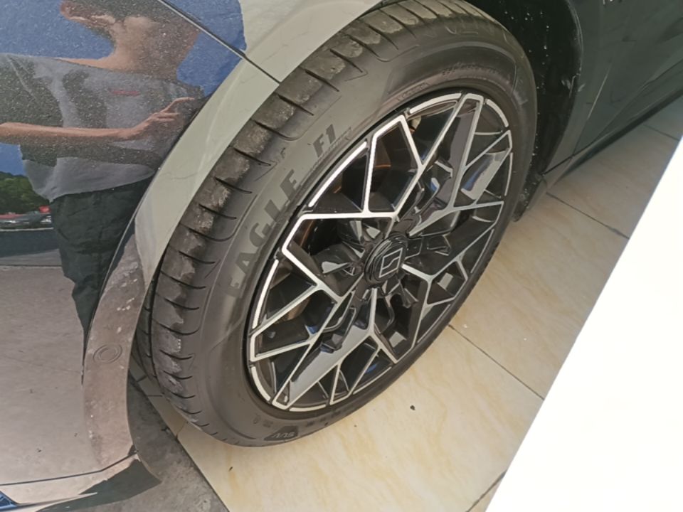 Zeekr 001 2025 WE Edition 100 kWh Rear-Wheel Drive — снимка 10