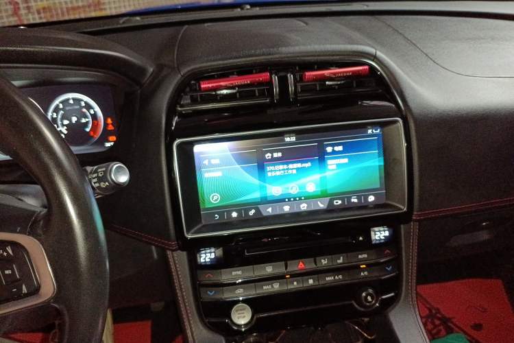 Used Jaguar F-PACE 2018 2.0T All-Wheel Drive R-Sport Sport Edition Audio And AC Panel