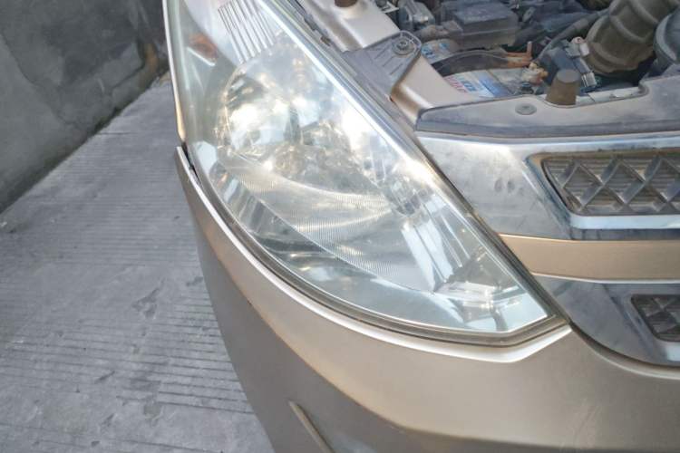 Used Wuling Rongguang V 2018 1.5L Standard Version Right Front Headlight