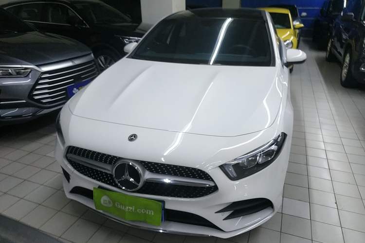 Used Mercedes-Benz A-Class 2022 Revised Version A 200 L Sport Sedan Fashionable Style
