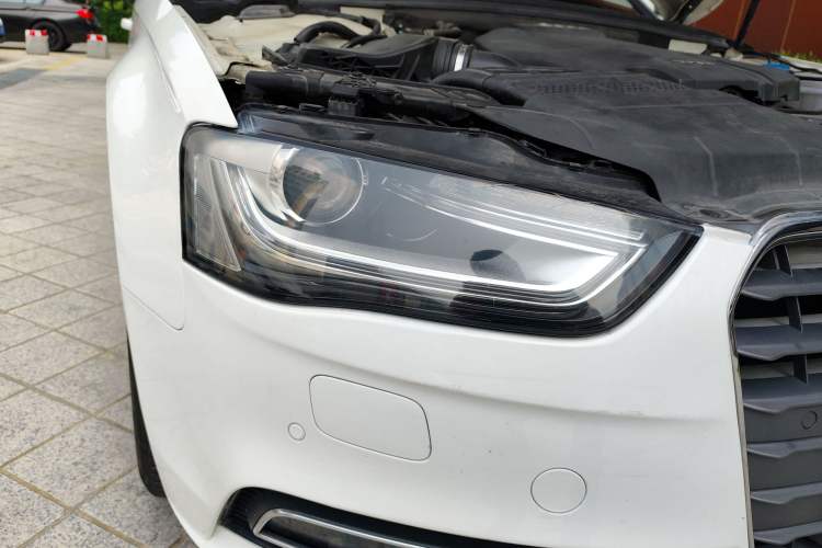 Used Audi A4L 2015 35 TFSI Automatic Comfort Model Right Front Headlight