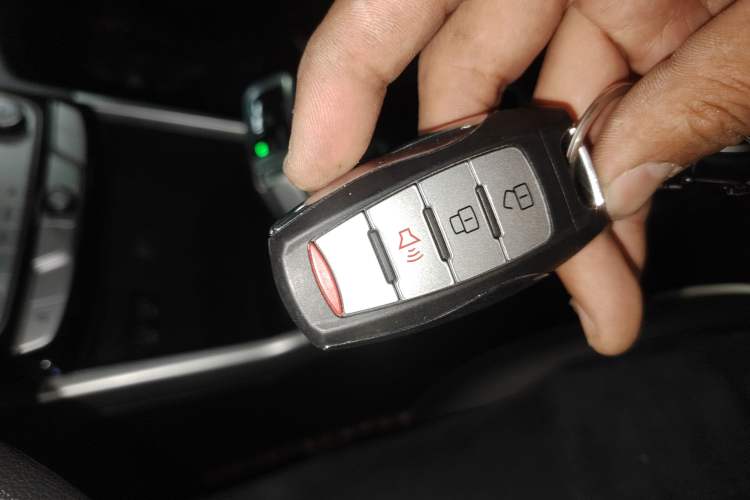 Used Great Wall Poer 2021 2.0T Commercial Version Automatic Diesel Two-Wheel Drive Elite Trim with Long Bed – GW4D20M Interior 1