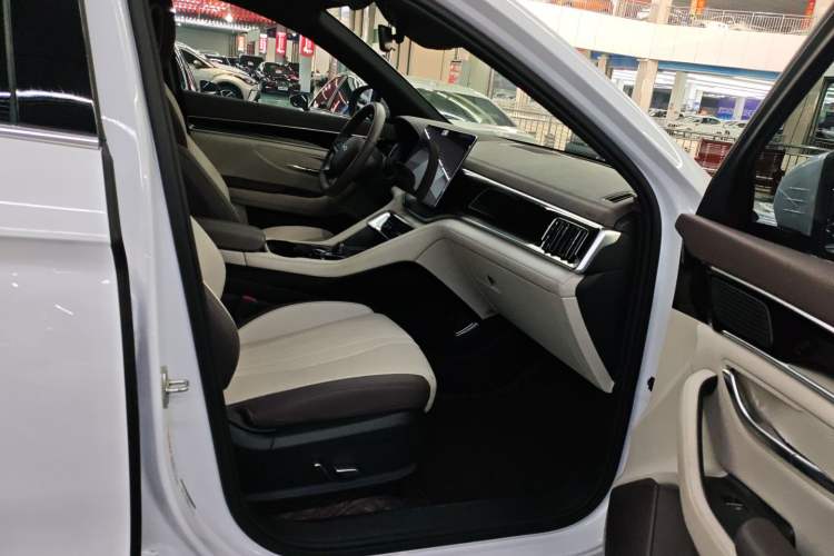 Used BYD Song PLUS New Energy 2025 DM-i Smart Drive 112KM Prestige Model
