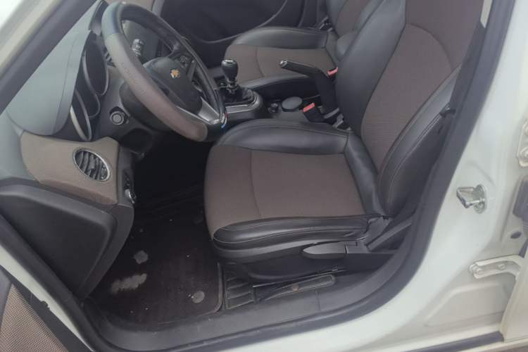 Used Chevrolet Cruze 2013 Hatchback 1.6L Manual Luxury Model Left Front Seat