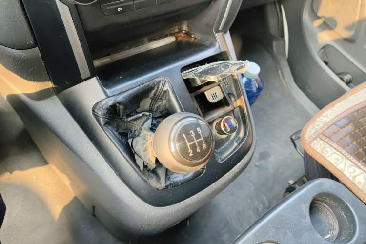 Used Jinbei Express 2017 2.0L Standard Version V19