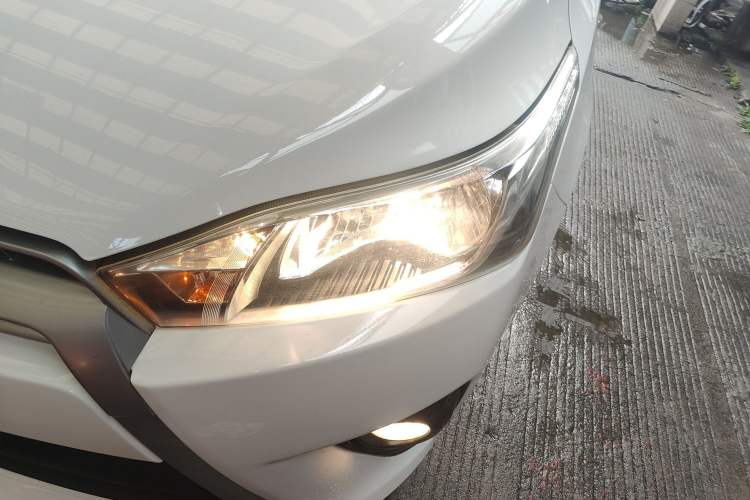 Used Toyota YARiS L Zhi Xuan 2015 1.5G Manual Xuan Dong Sunroof Special Edition Left Front Headlight
