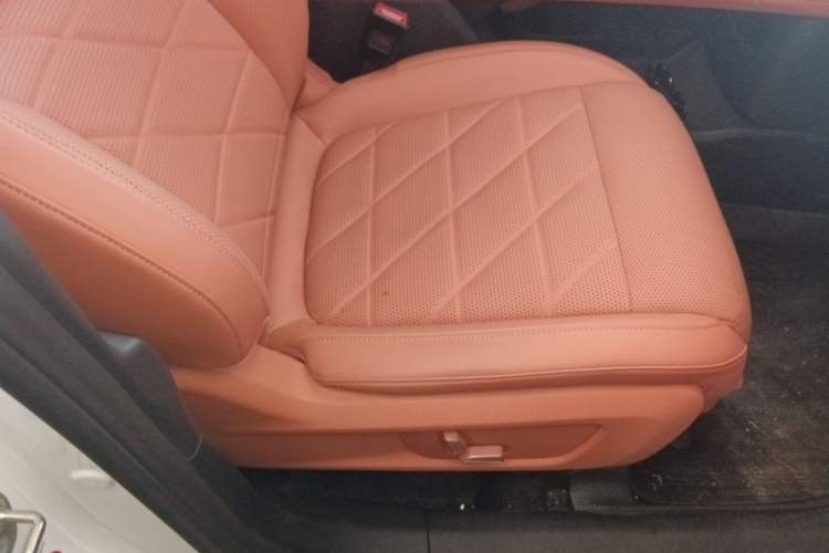 Used Deepal S05 2024 200Max Range-Extended Long-Range Version
