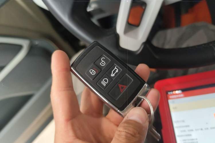 Used Land Rover Defender 2020 110 P400 Dark Special Edition Vehicle Key