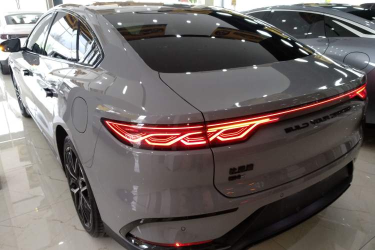 Used BYD Han 2025 DM-i 125KM Prestige Model
