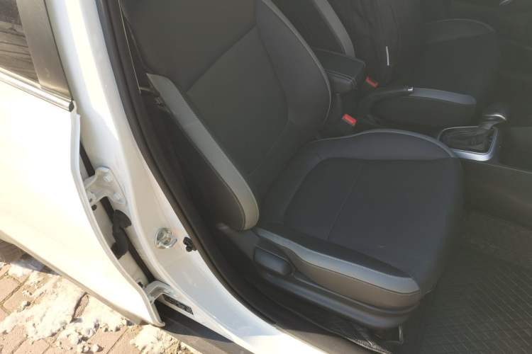 Used Kia kx1 Stonic 2021 1.4L CVT Fun Edition