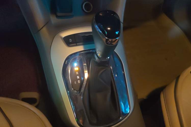 Used Chevrolet Cruze 2015 1.5L Automatic Fashion Navigation Edition