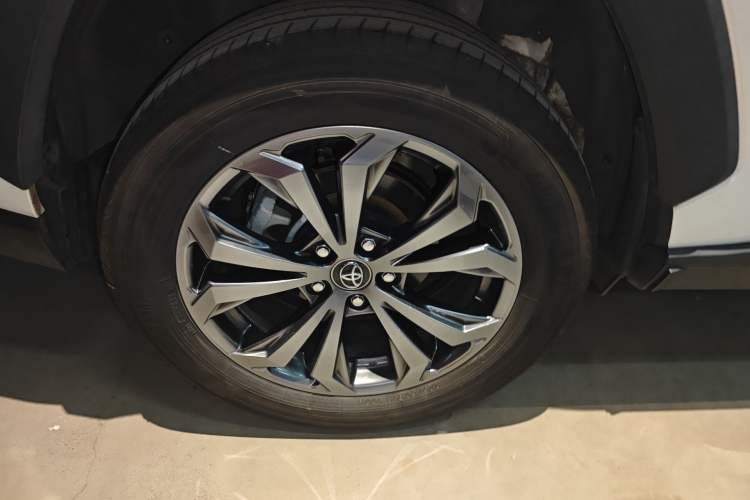 Used Toyota RAV4 2023 2.0L CVT Two-Wheel Drive Fashion Plus Edition
