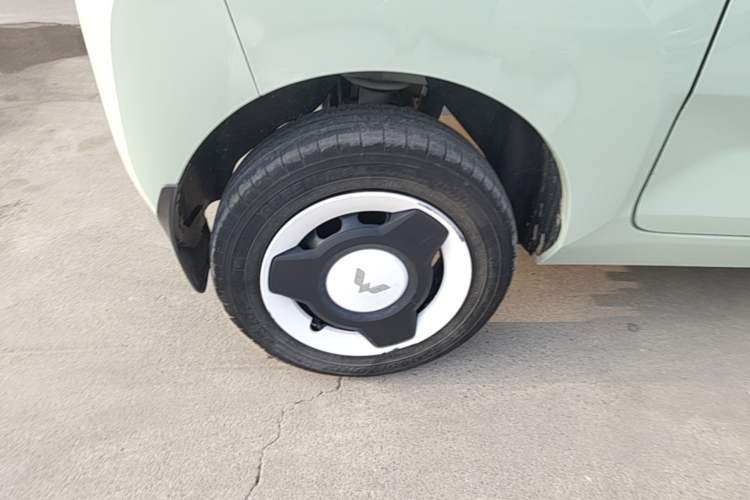Used Wuling Hongguang MINIEV 2021 Macaron Premium Model – Lithium Iron Phosphate Right Rear Wheel Hub