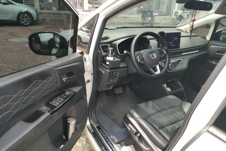 Used Honda Elysion 2022 2.0L eHEV Luxury Edition Driver Seat