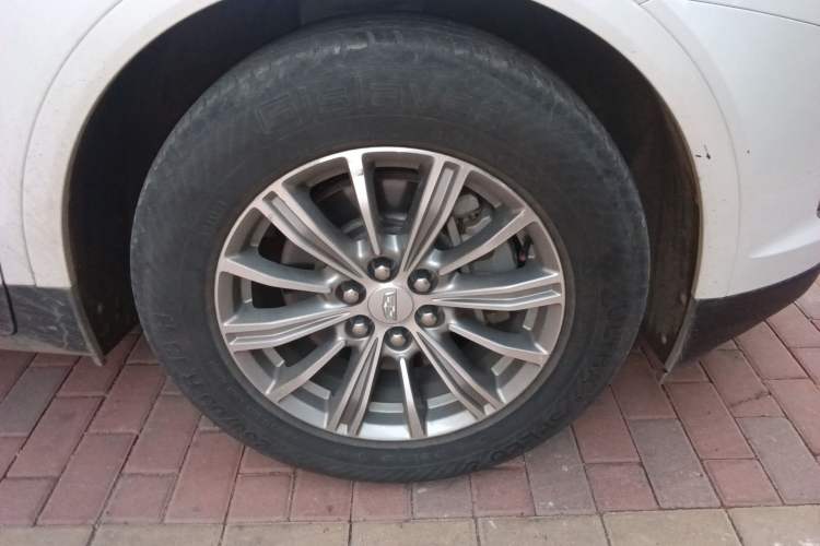 Used Cadillac XT5 2016 28T Four-Wheel Drive Luxury Model Right Front Wheel Hub