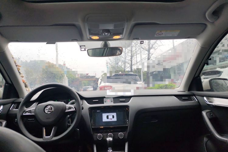 Used Skoda Octavia 2019 1.5L Automatic Smart Drive Luxury Edition China VI Standard Headliner