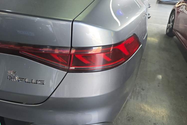 Used BYD Qin PLUS 2024 HONOR Edition DM-i 55KM Leading Model
