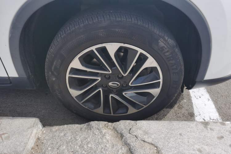 Used GAC Trumpchi GS4 2016 235T G-DCT Elite Edition Right Front Wheel Hub