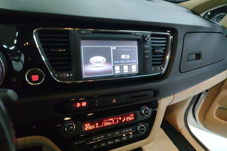 Used Kia Carnival 2015 2.2T Luxury Edition China IV
