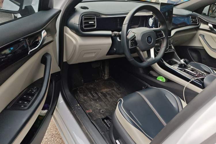 Used BYD Qin PLUS 2021 DM-i 55KM Flagship Model Driver Seat